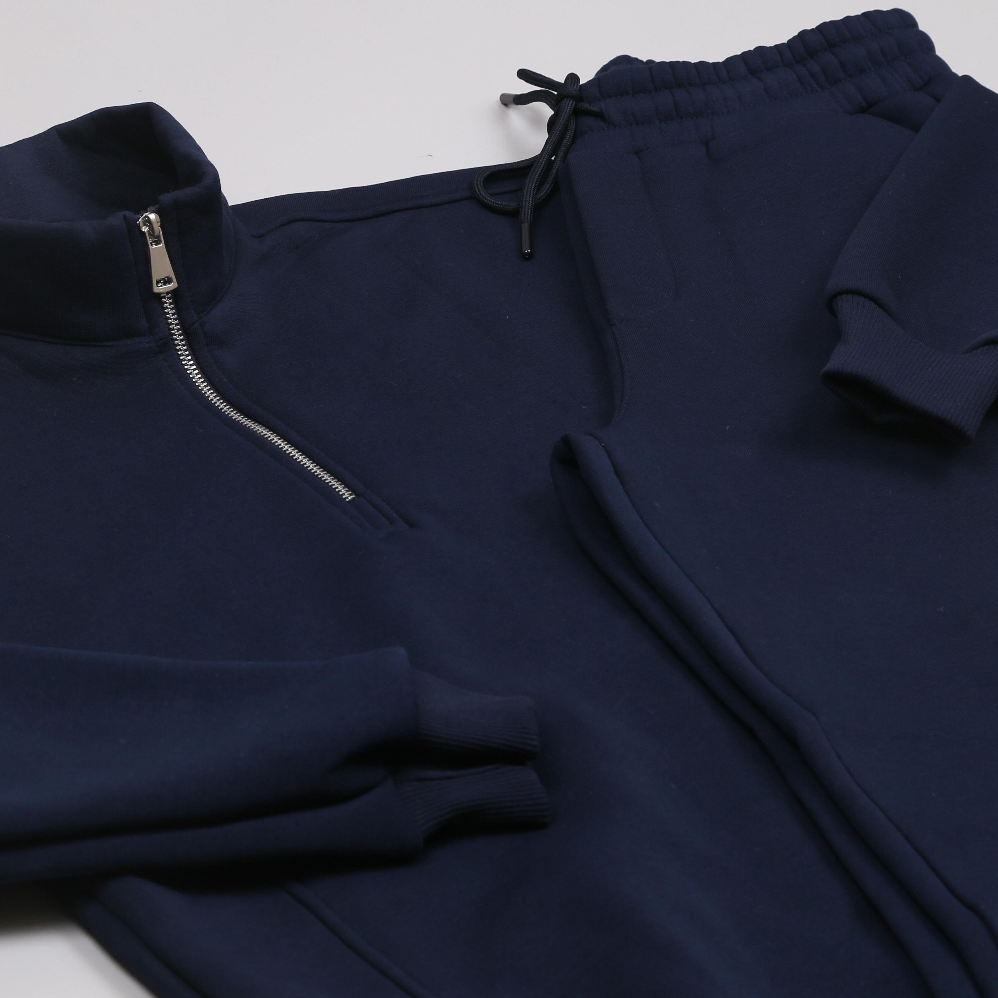 Lacivert Sweatshirt Eşofman Altı Ayakkabı Kombini