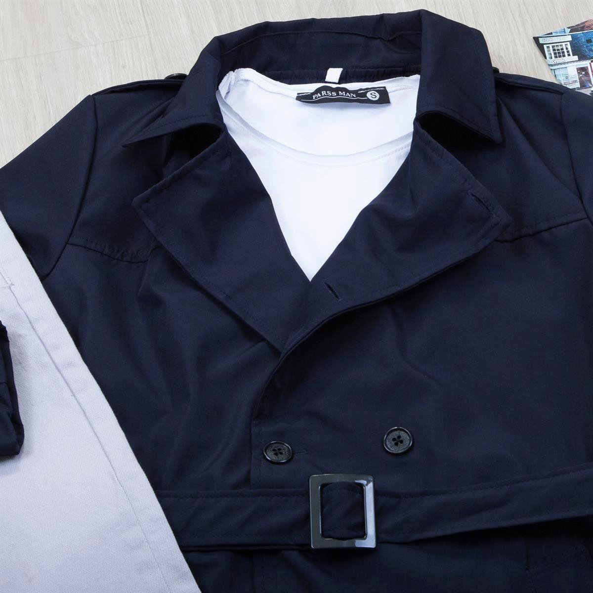 Lacivert Trençkot Tişört Pantolon Ayakkabı Kombin