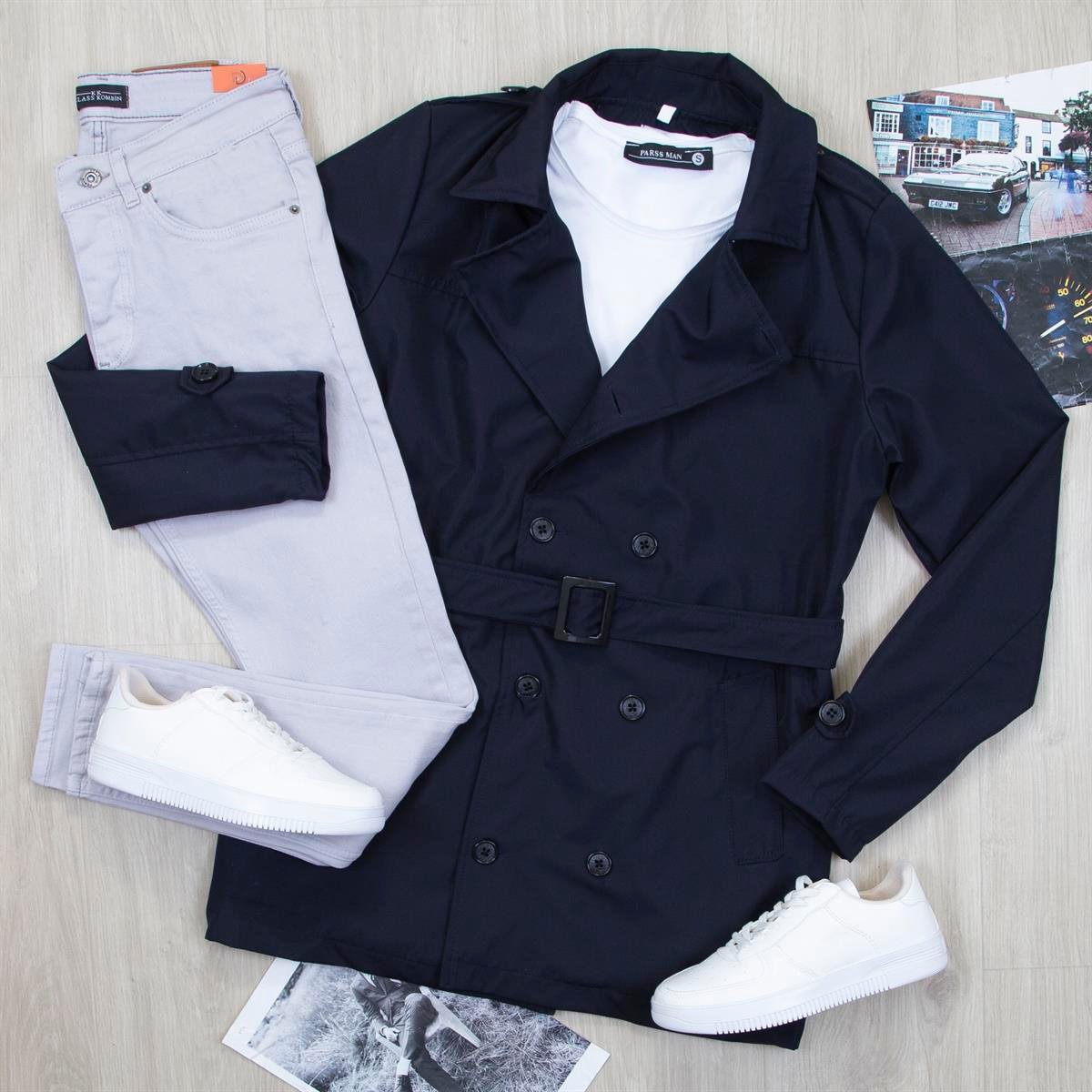 Lacivert Trençkot Tişört Pantolon Ayakkabı Kombin