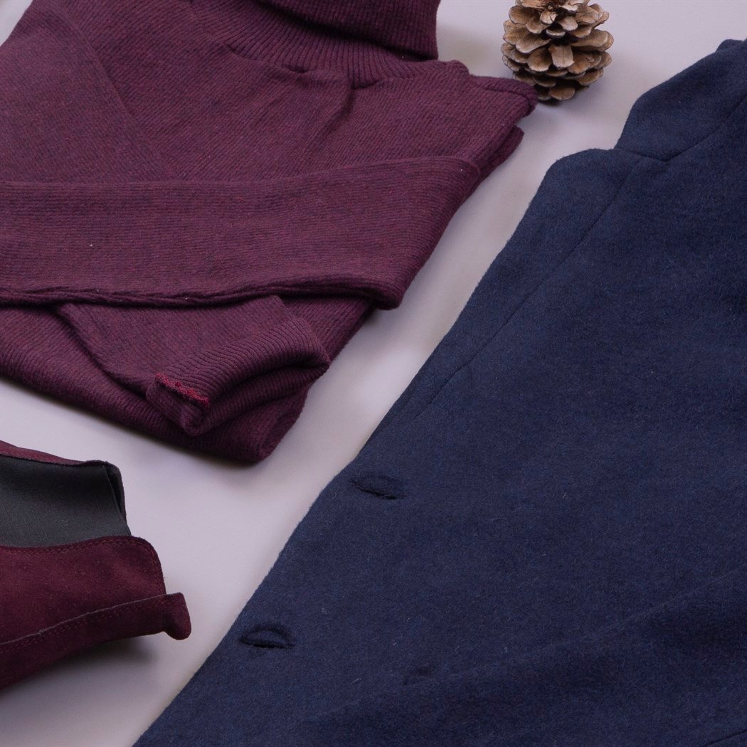 Lacivert Uzun Kaşe Kaban Kazak Pantolon Bot Kombin