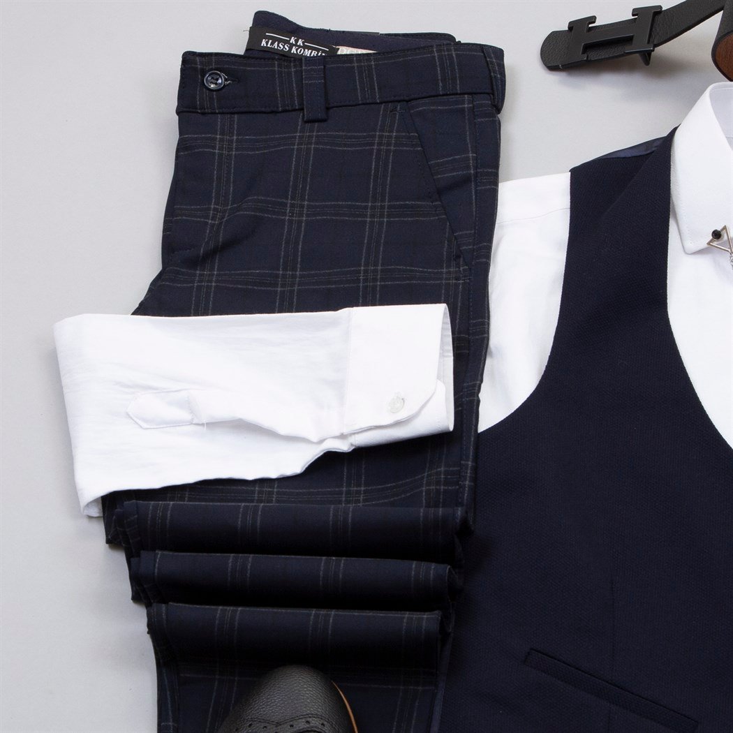 Lacivert Zincirli Yelek Gömlek Pantolon Ayakkabı Kombin