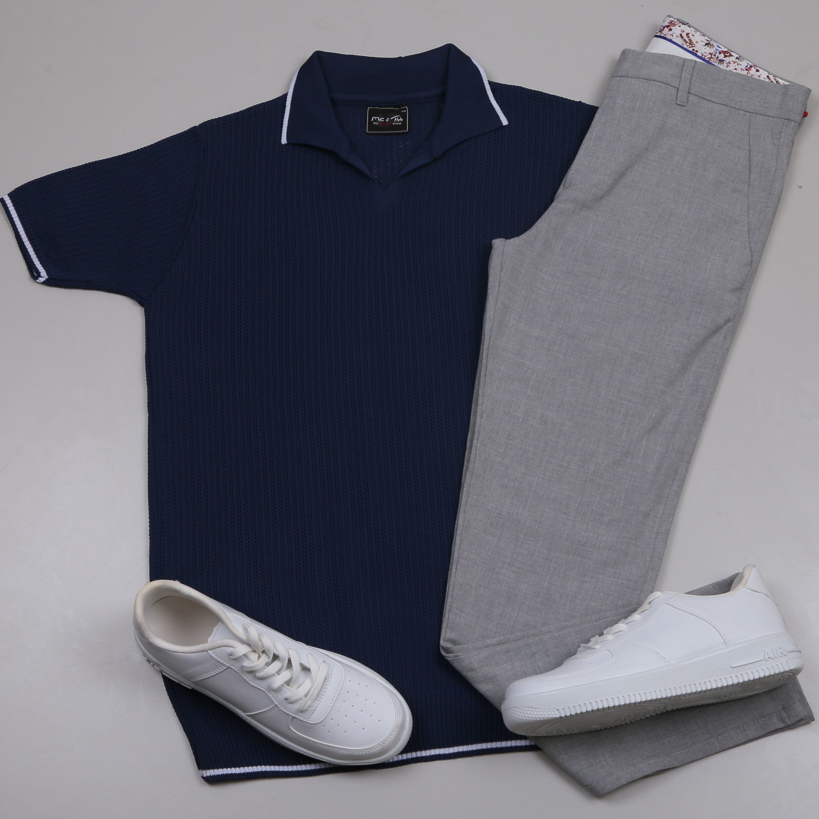 LacivertTriko Polo Yaka Tişört Gri kumaş pantolon  ayakkabı Kombin