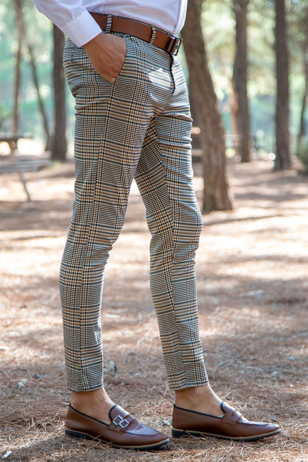 Likralı bej üzerine kahverengi yeşil küçük ekoseli kumaş pantolon