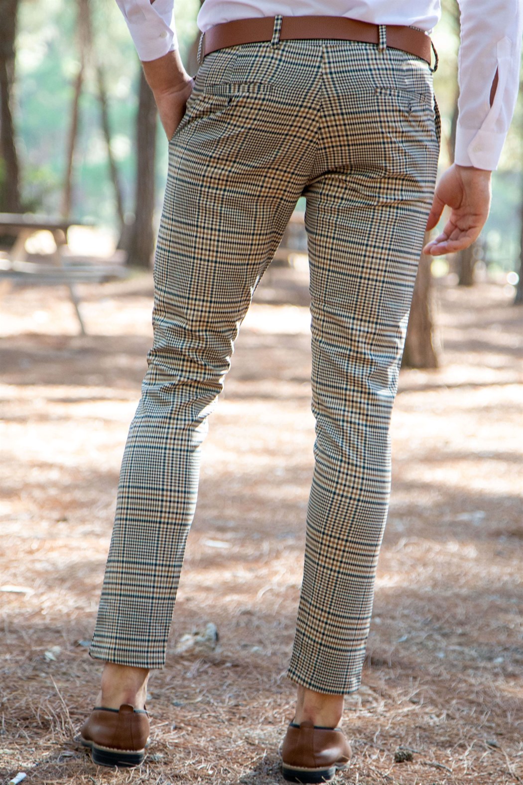 Likralı bej üzerine kahverengi yeşil küçük ekoseli kumaş pantolon