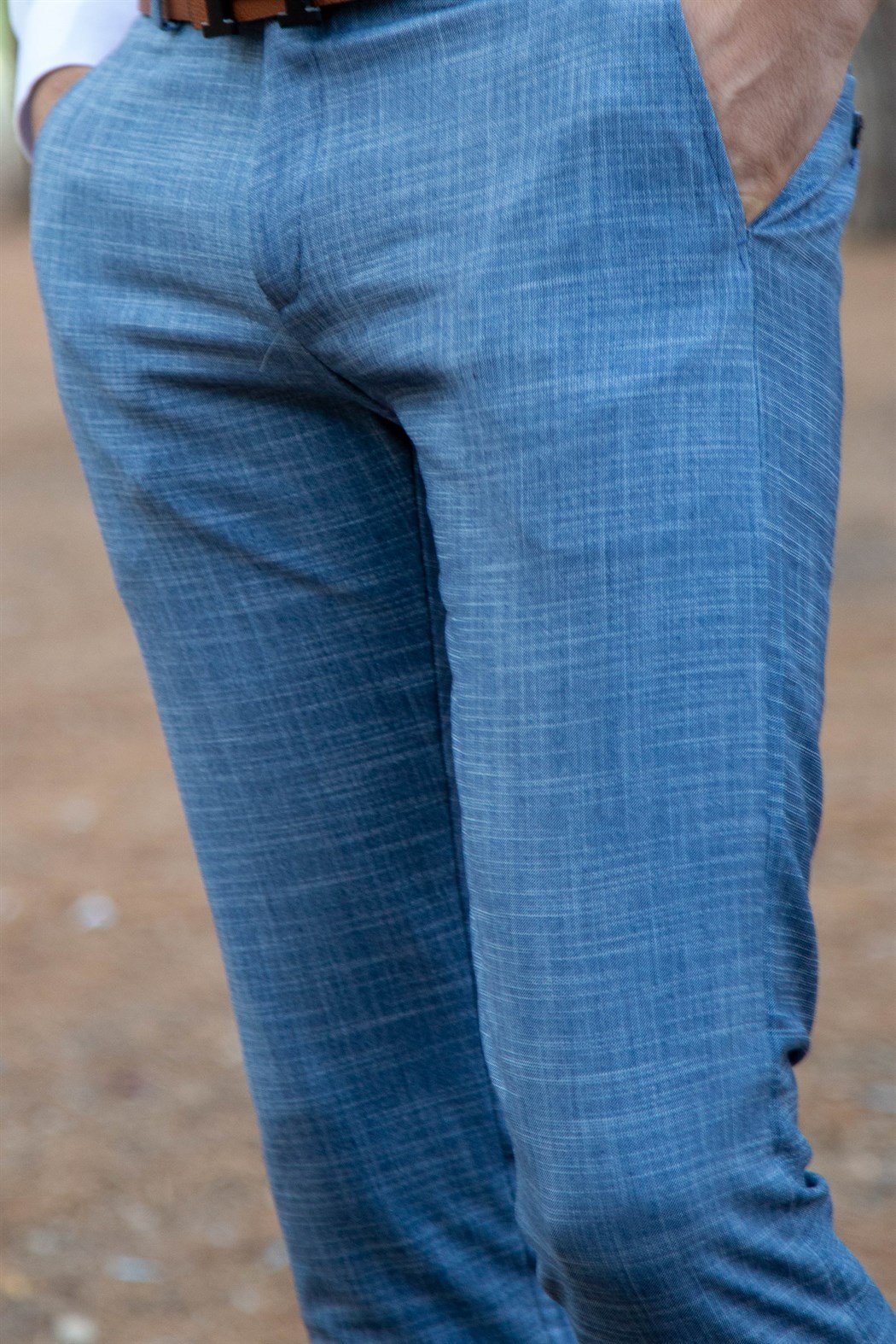 Likralı mavi üzerine beyaz ekoseli kumaş pantolon