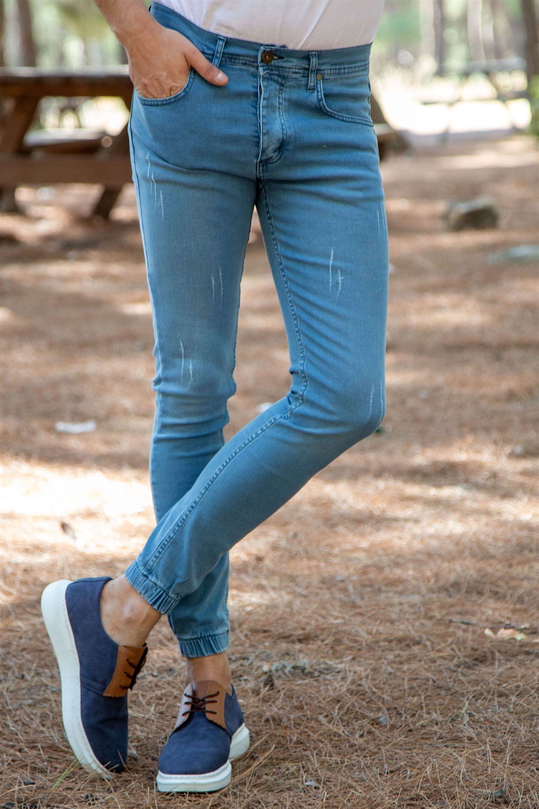 Likralı paça lastikli tırnak detaylı buz mavisi kot pantolon