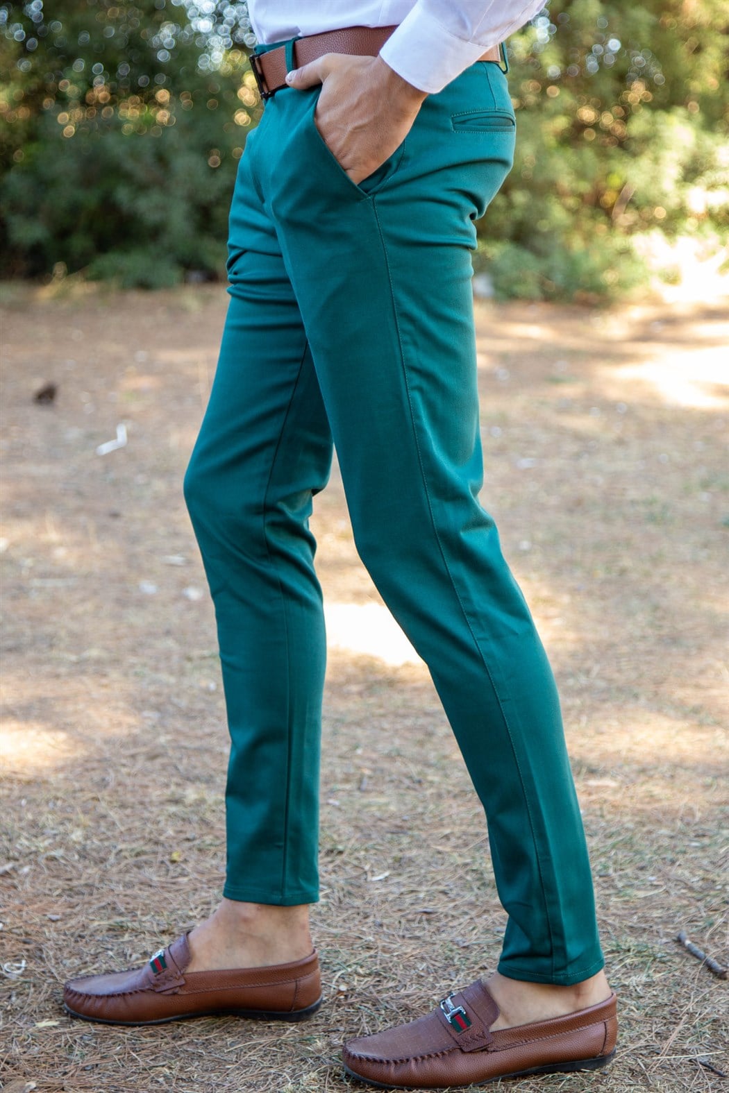 Likralı yan cep detaylı koyu yeşil kumaş pantolon