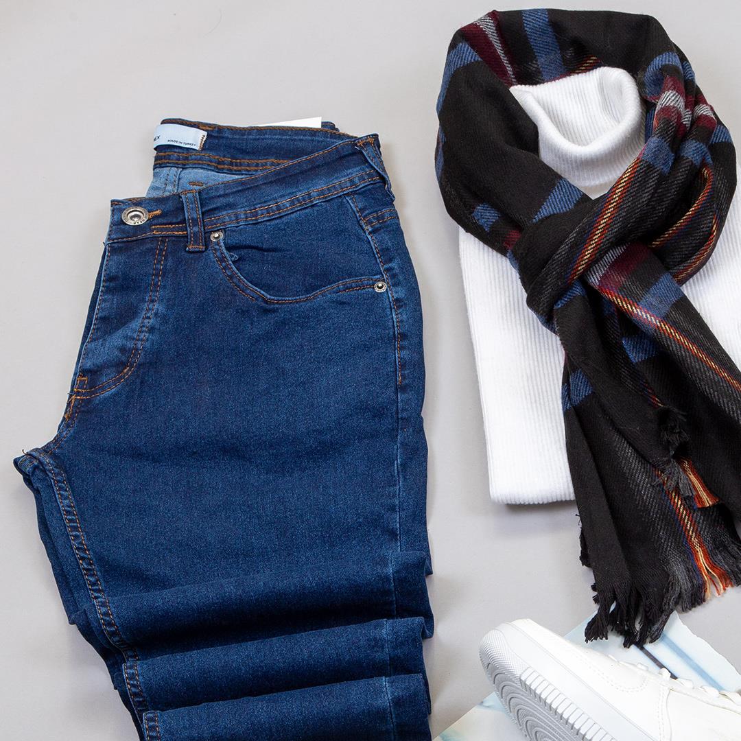 Mavi Blazer Ceket Boğazlı Body Pantolon Atkı Ayakkabı Kombin