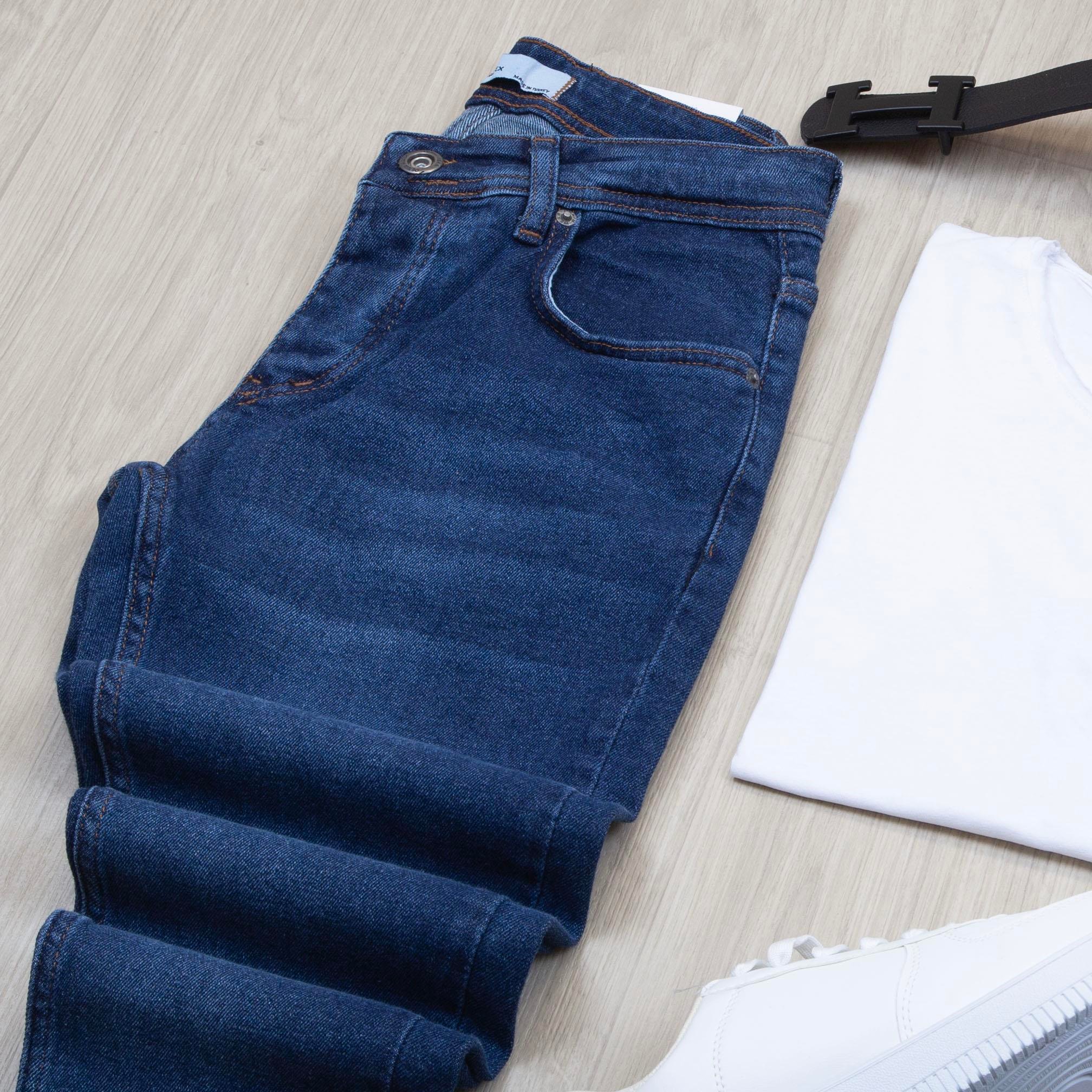 Mavi Blazer Ceket Tişört Pantolon Ayakkabı Kombin