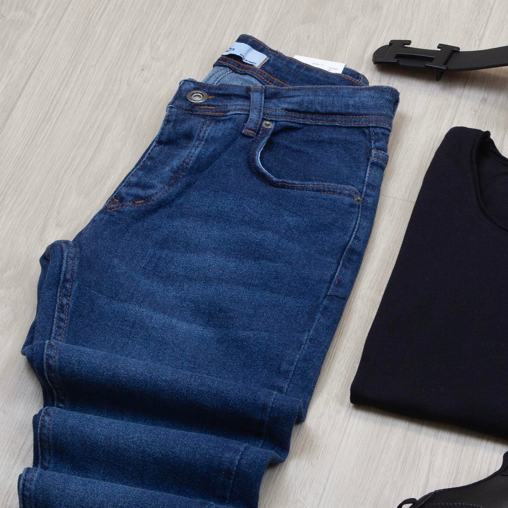 Mavi Dik Yaka Blazer Ceket Tişört Pantolon Ayakkabı Kombin