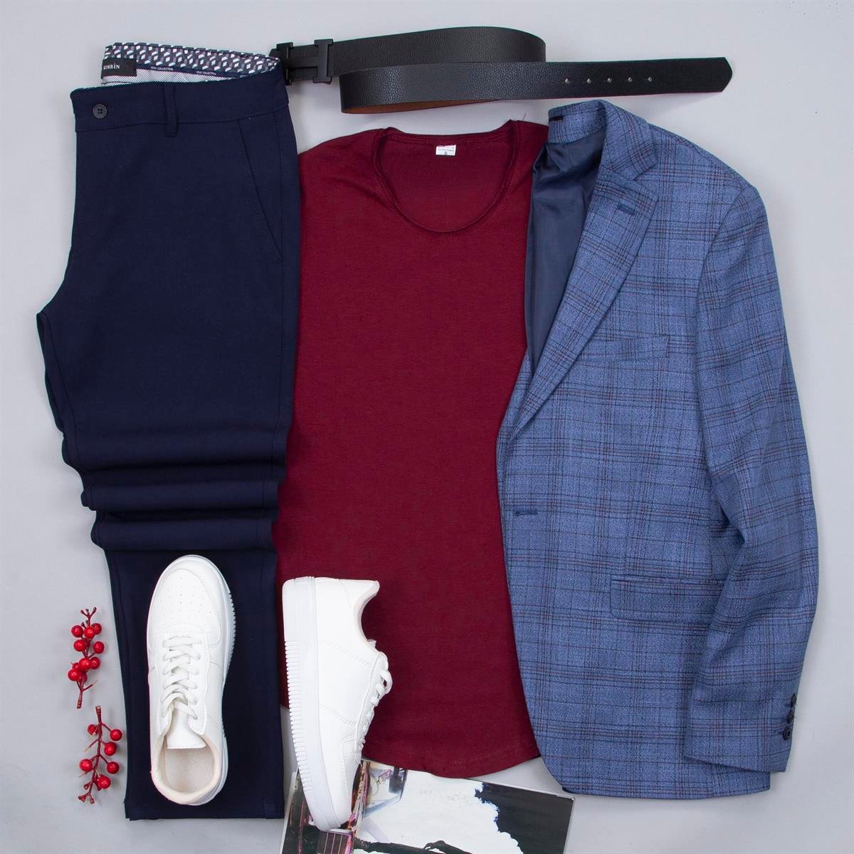 Mavi Ekoseli Blazer Ceket Tişört Pantolon Ayakkabı Kombin