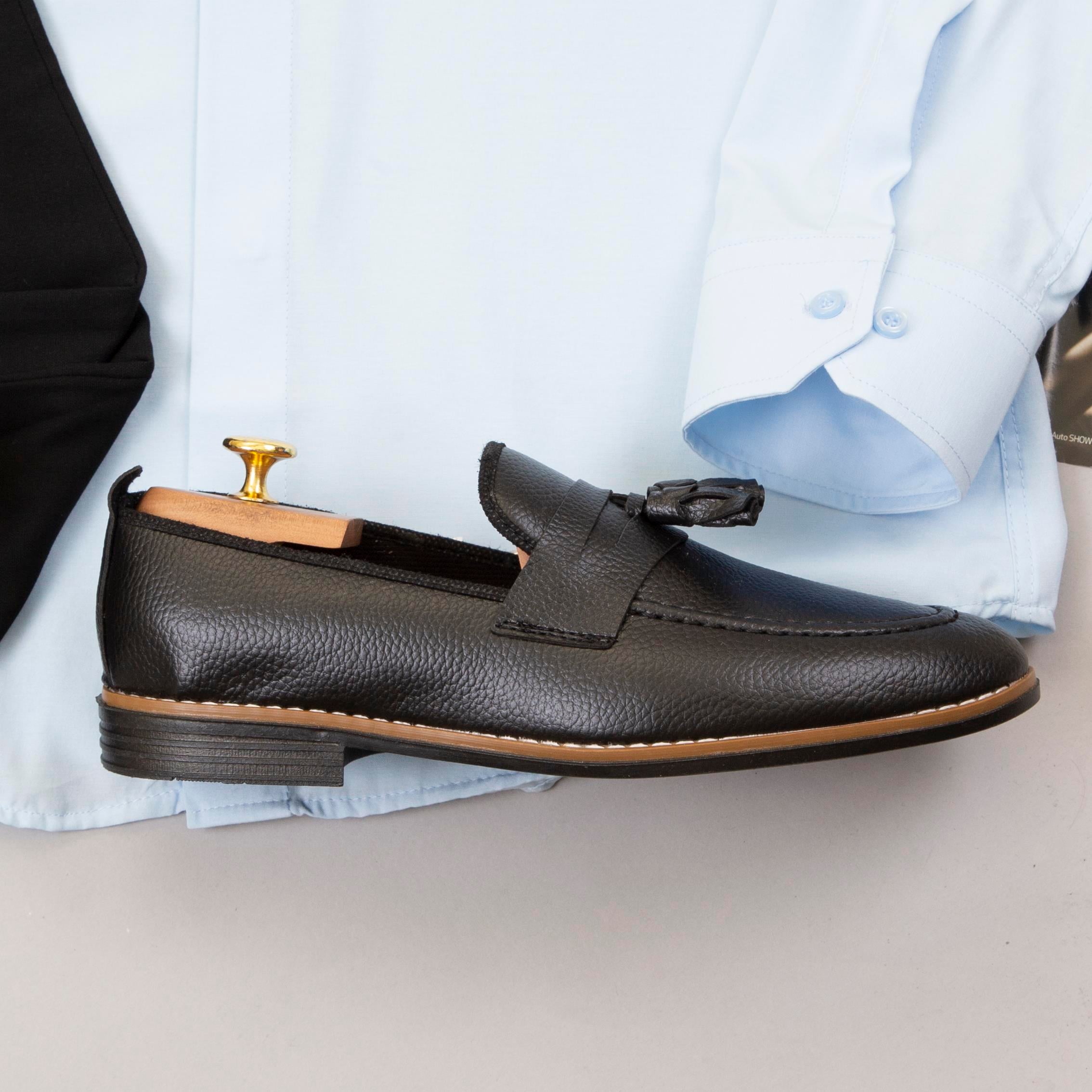 Mavi Gömlek Siyah Pantolon Ayakkabı Kombin