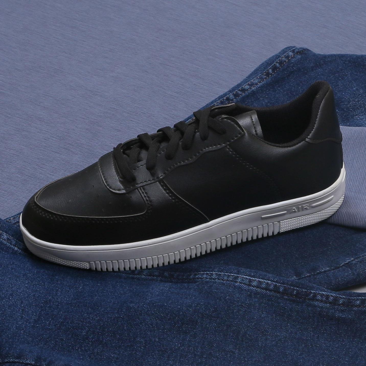 Mavi Kazak Pantolon Ayakkabı Kombin