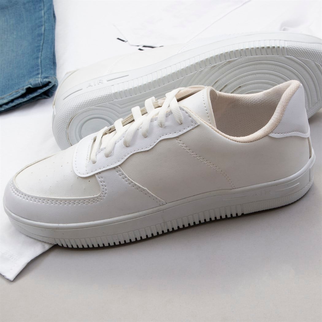 Mavi Kot Şort Tişört Ayakkabı Kombin