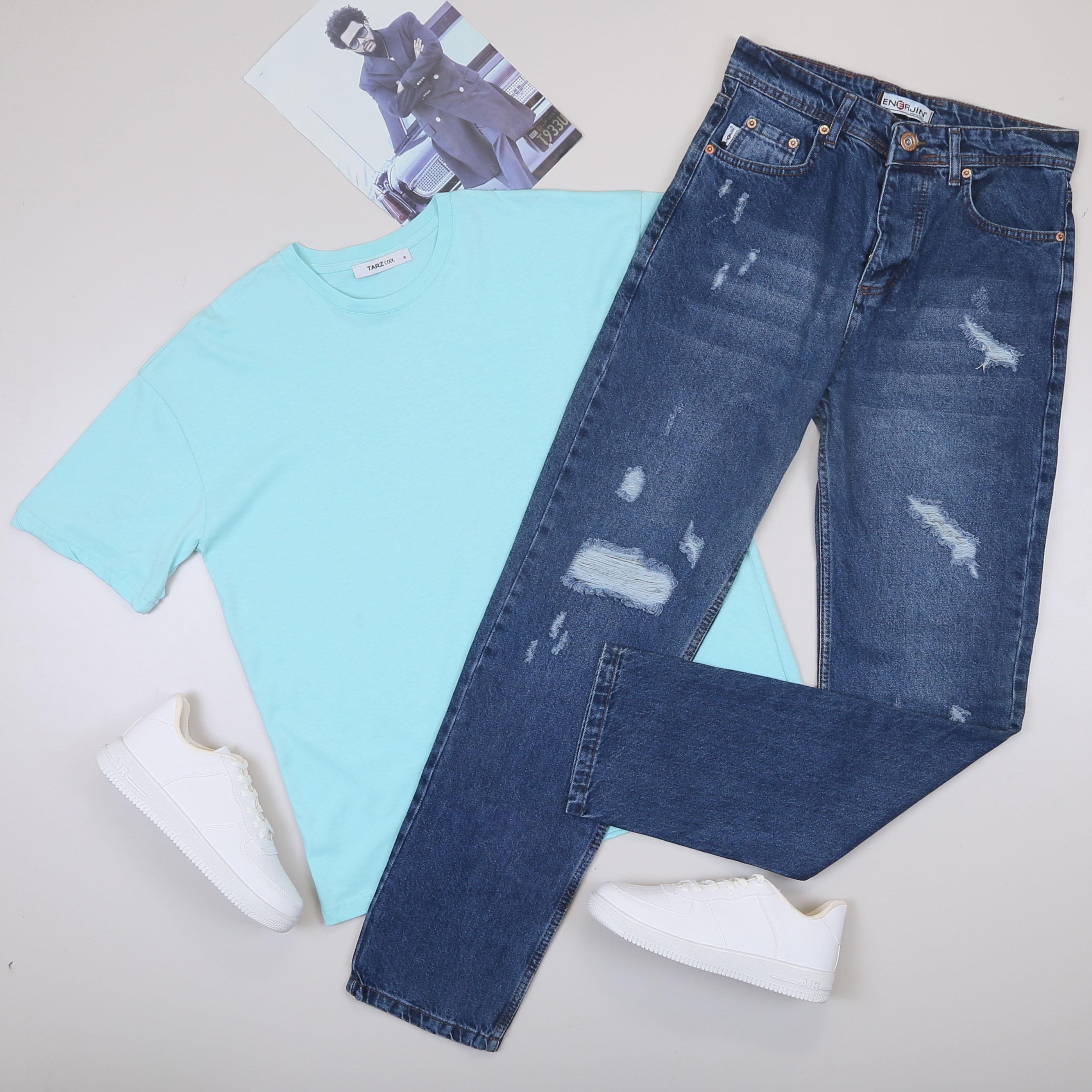 Mavi Oversize Tişört Pantolon Ayakkabı Kombin