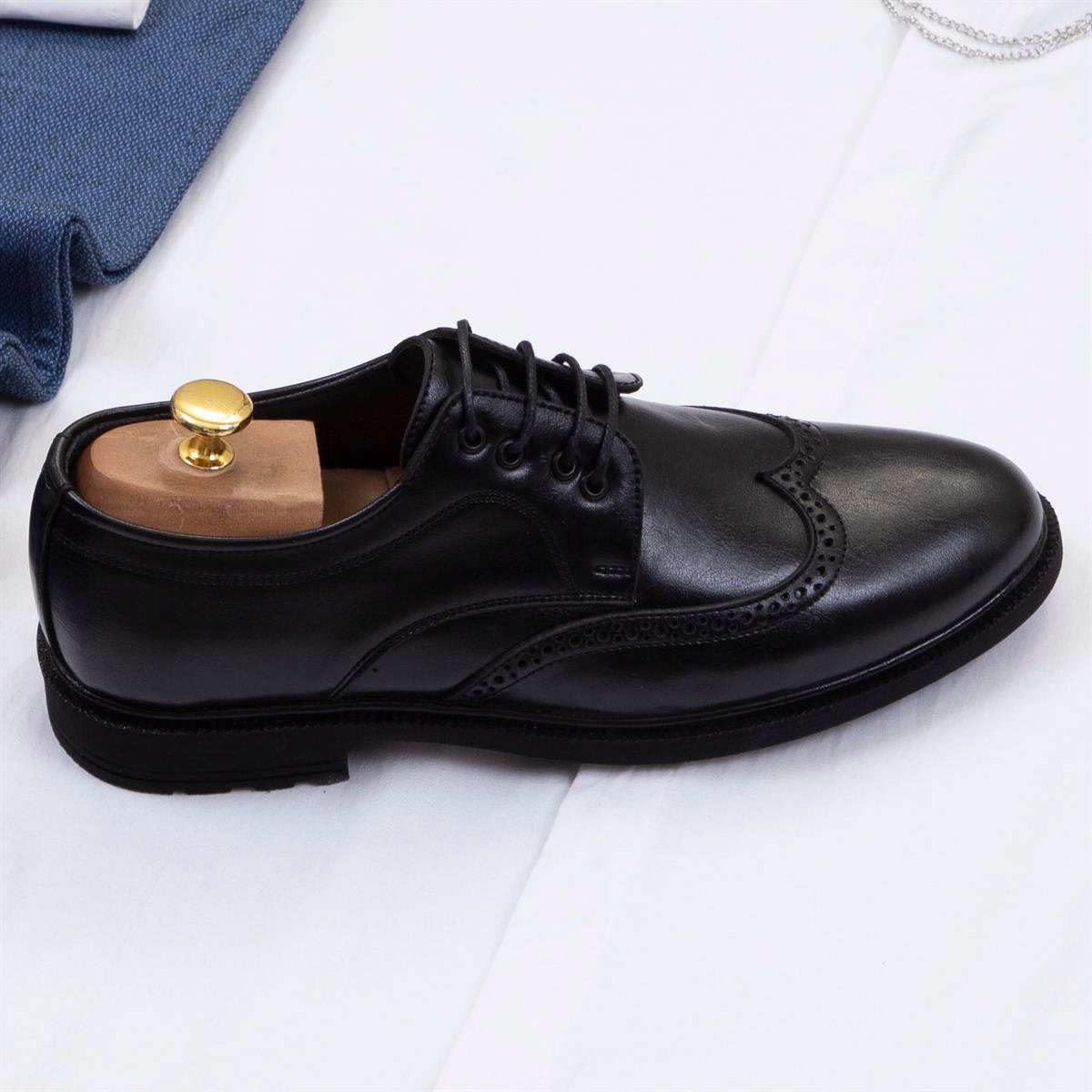 Mavi Pantolon Beyaz Gömlek Ayakkabı Kombin