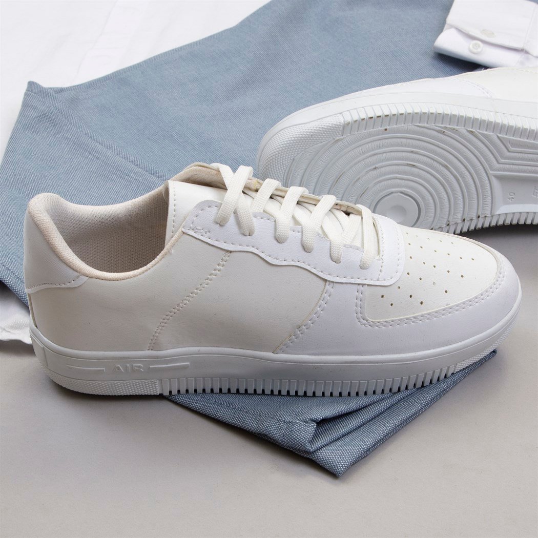 Mavi Pantolon Beyaz Gömlek Ayakkabı Kombin