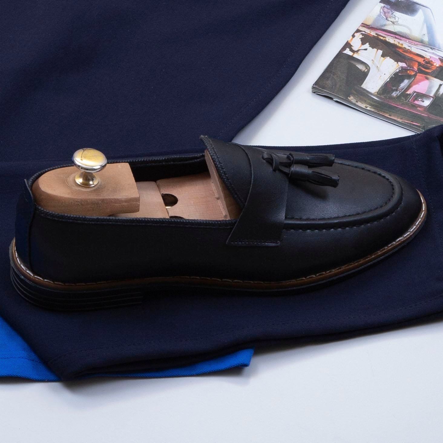 Mavi Polo Yaka Tişört Pantolon Ayakkabı Kombin