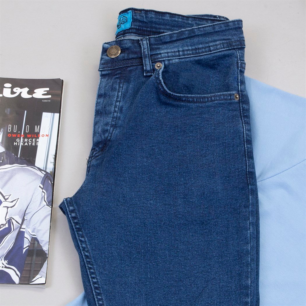 Mavi Polo Yaka Tişört Pantolon Ayakkabı Kombin