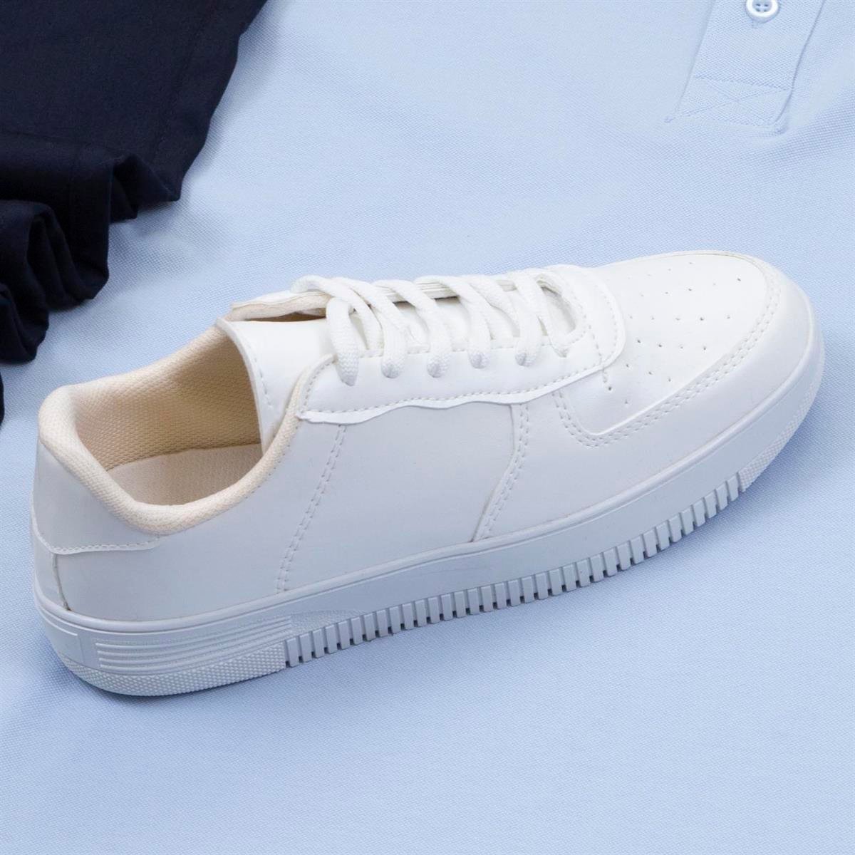 Mavi Polo Yaka Tişört Pantolon Ayakkabı Kombin