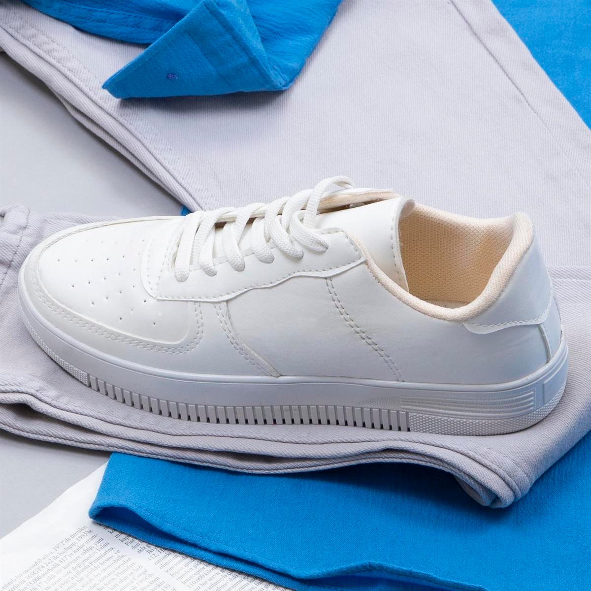 Mavi Spor Gömlek Pantolon Ayakkabı Kombin