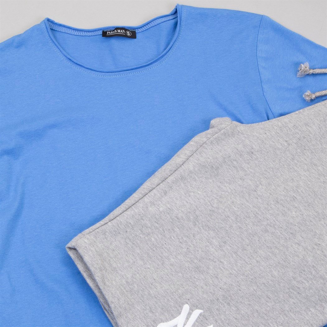 Mavi Tişört Gri Penye Şort Kombin