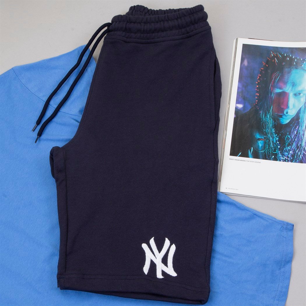 Mavi Tişört Lacivert Penye Şort Kombin