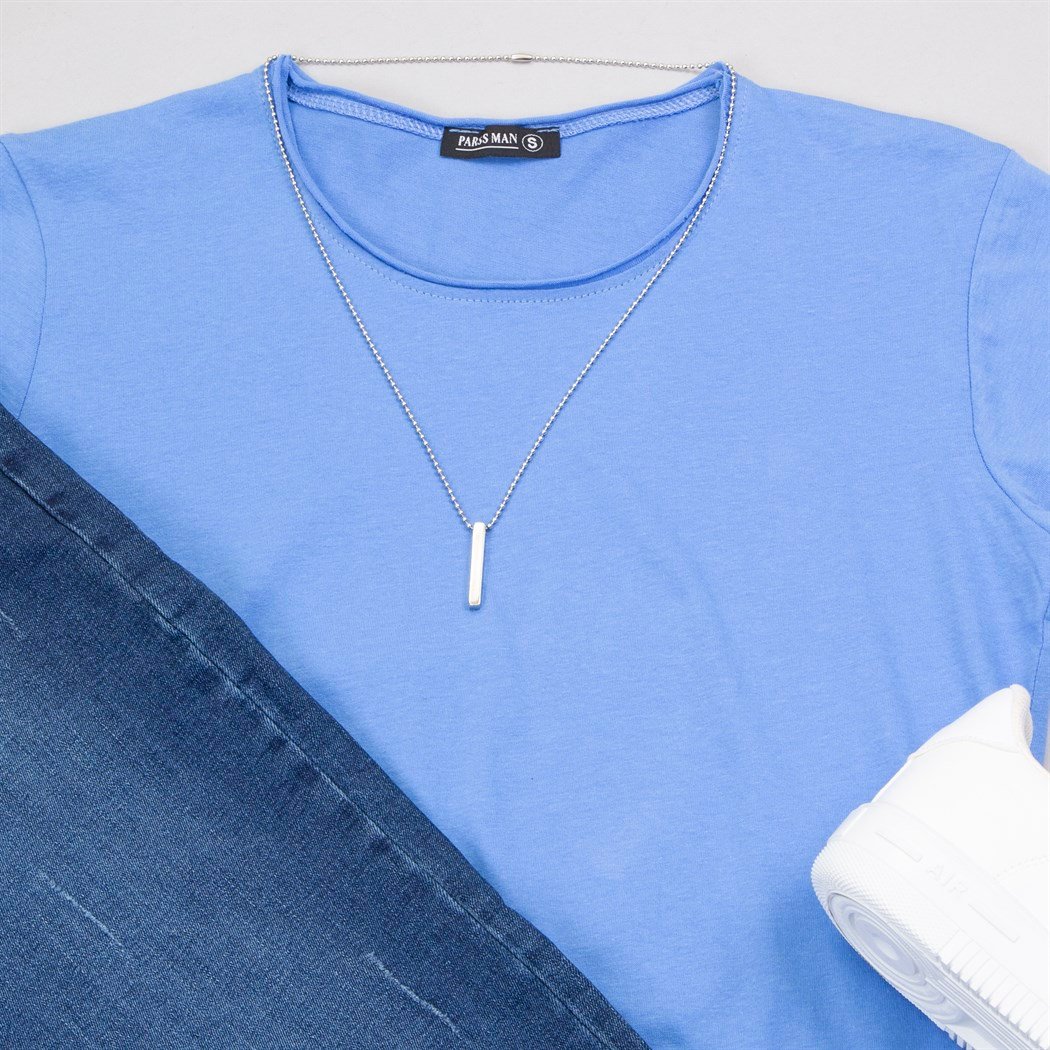 Mavi Tişört Pantolon Ayakkabı Kombin