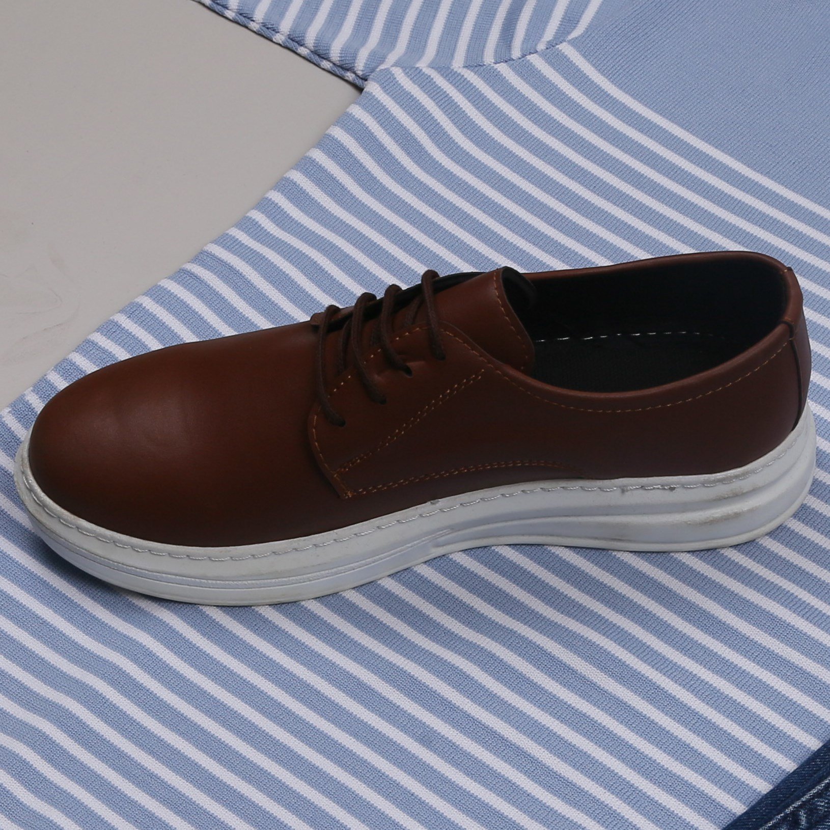 Mavi Triko Polo Yaka Tişört Lacivert pantolon ayakkabı Kombin