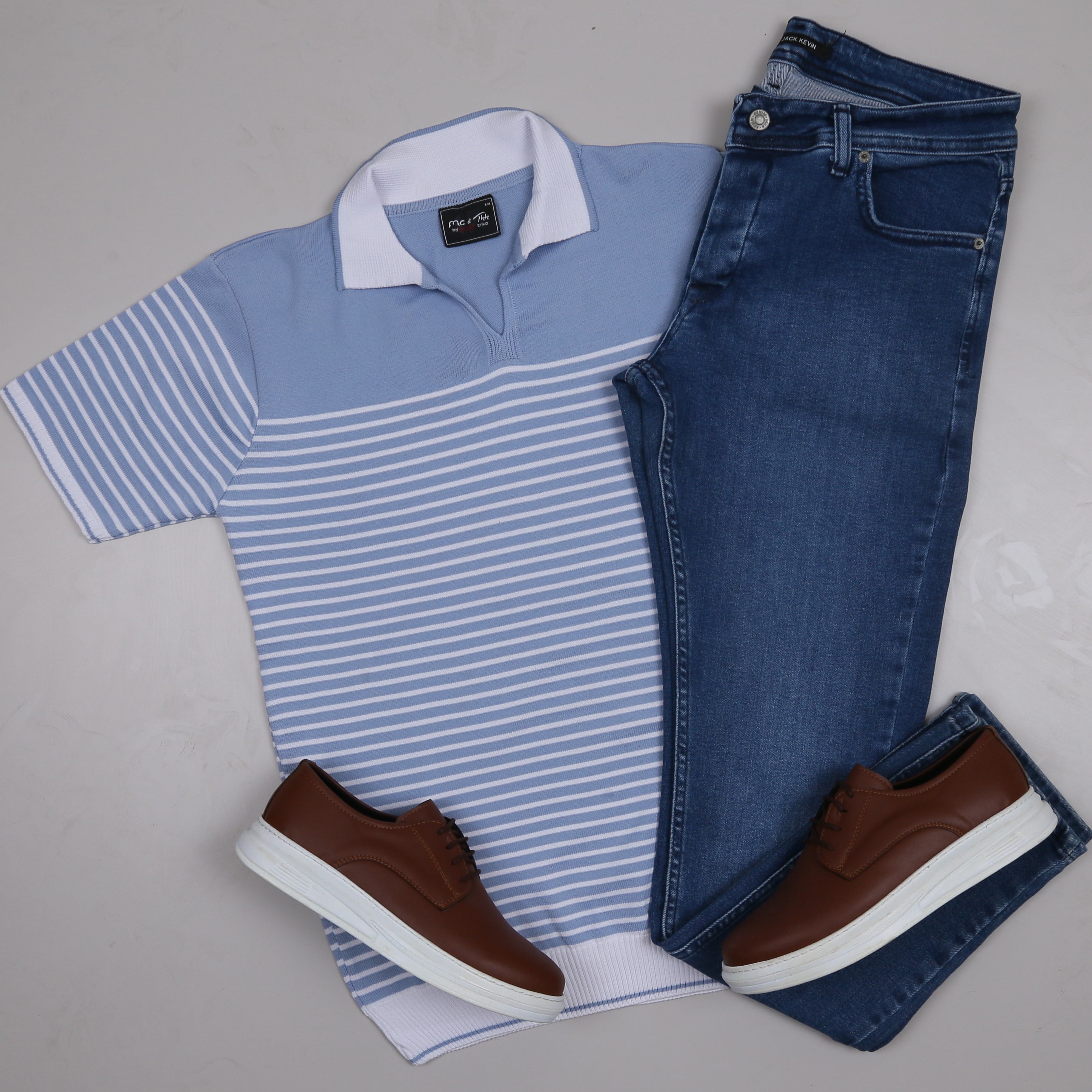 Mavi Triko Polo Yaka Tişört Lacivert pantolon ayakkabı Kombin