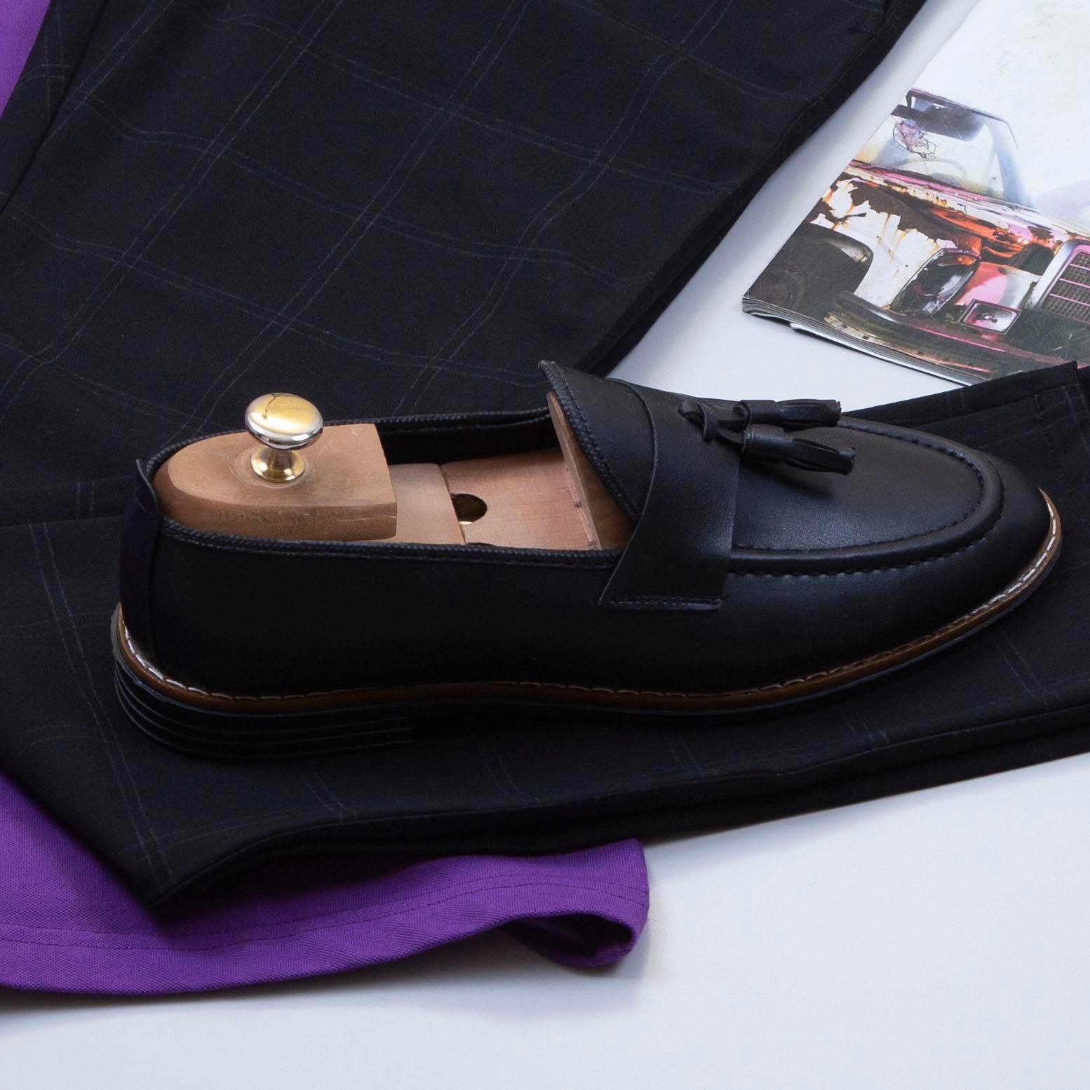 Mor Polo Yaka Tişört Pantolon Ayakkabı Kombin