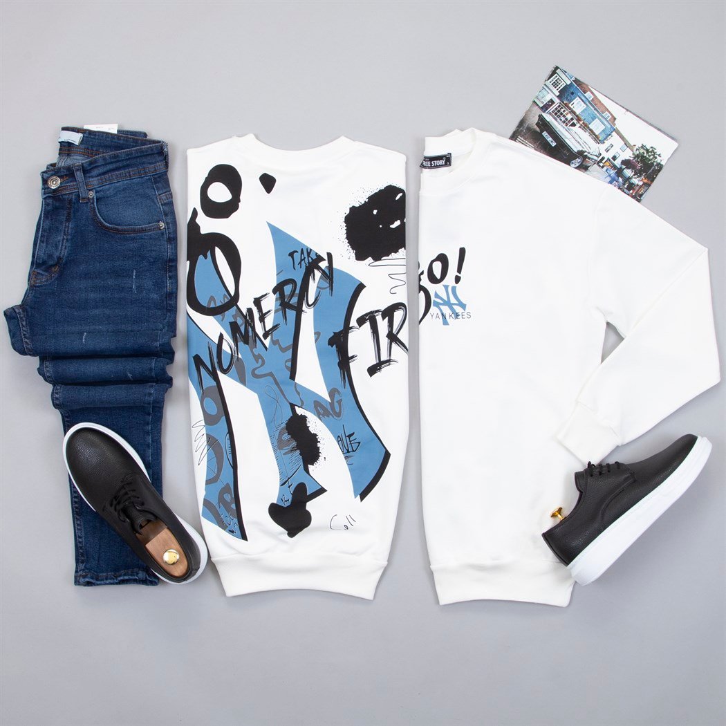 Ön ve Arka Baskılı Beyaz Sweat Pantolon Ayakkabı Kombin