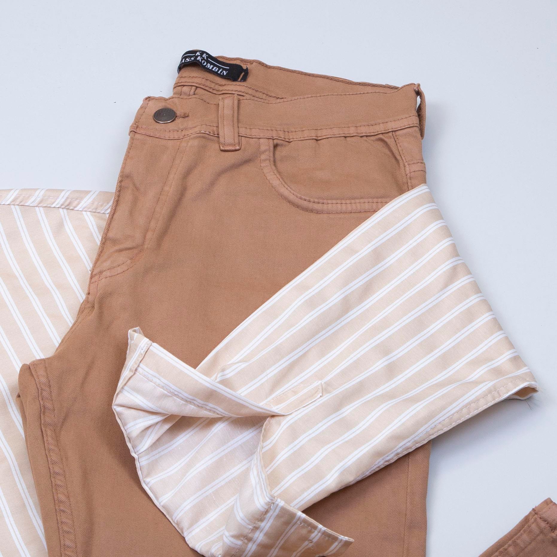 Oversize Bej Çizgili Gömlek Pantolon Ayakkabı Kombin