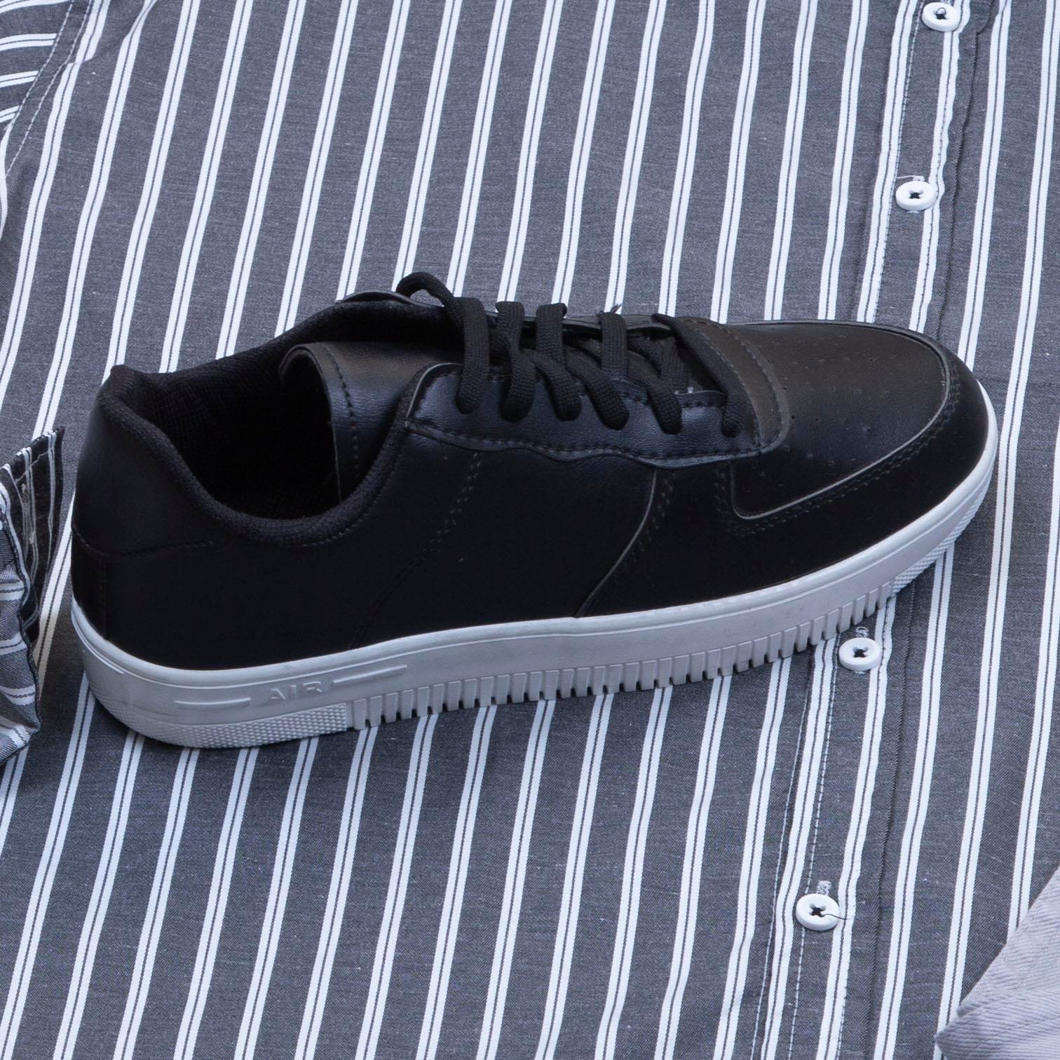 Oversize Siyah Çizgili Gömlek Pantolon Ayakkabı Kombin