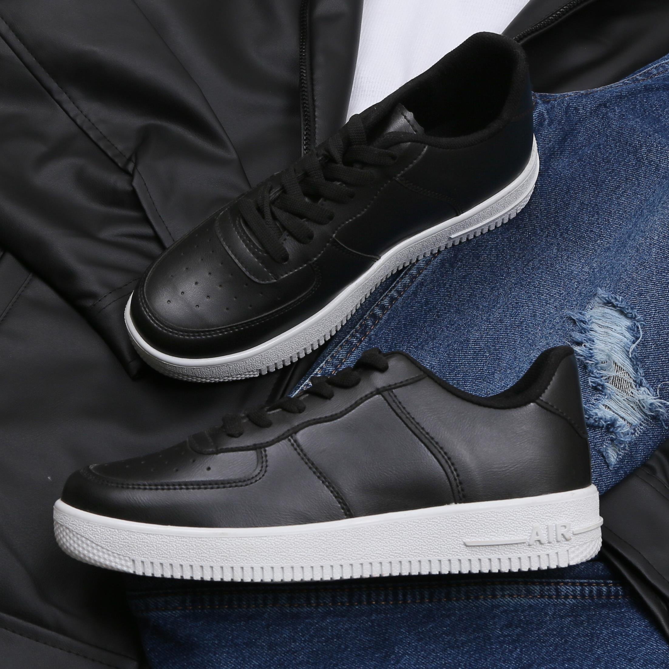 Oversize Siyah Deri Ceket Baggy Pantolon Boğazlı Body Ayakkabı Kombini