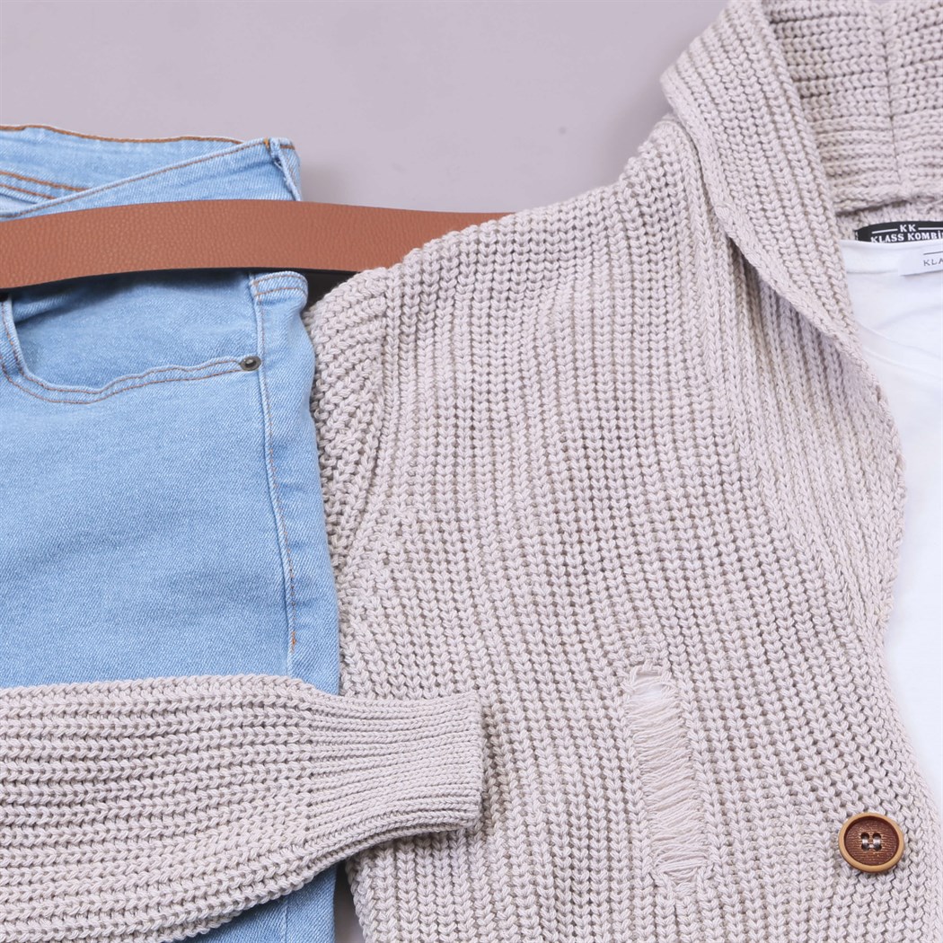 Özel Yırtıklı Cepli Bej Hırka Tişört Pantolon Ayakkabı  Kombin