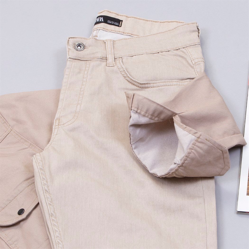 Pamuklu Bej Kot Gömlek Boğazlı Kazak Pantolon Ayakkabı Kombin