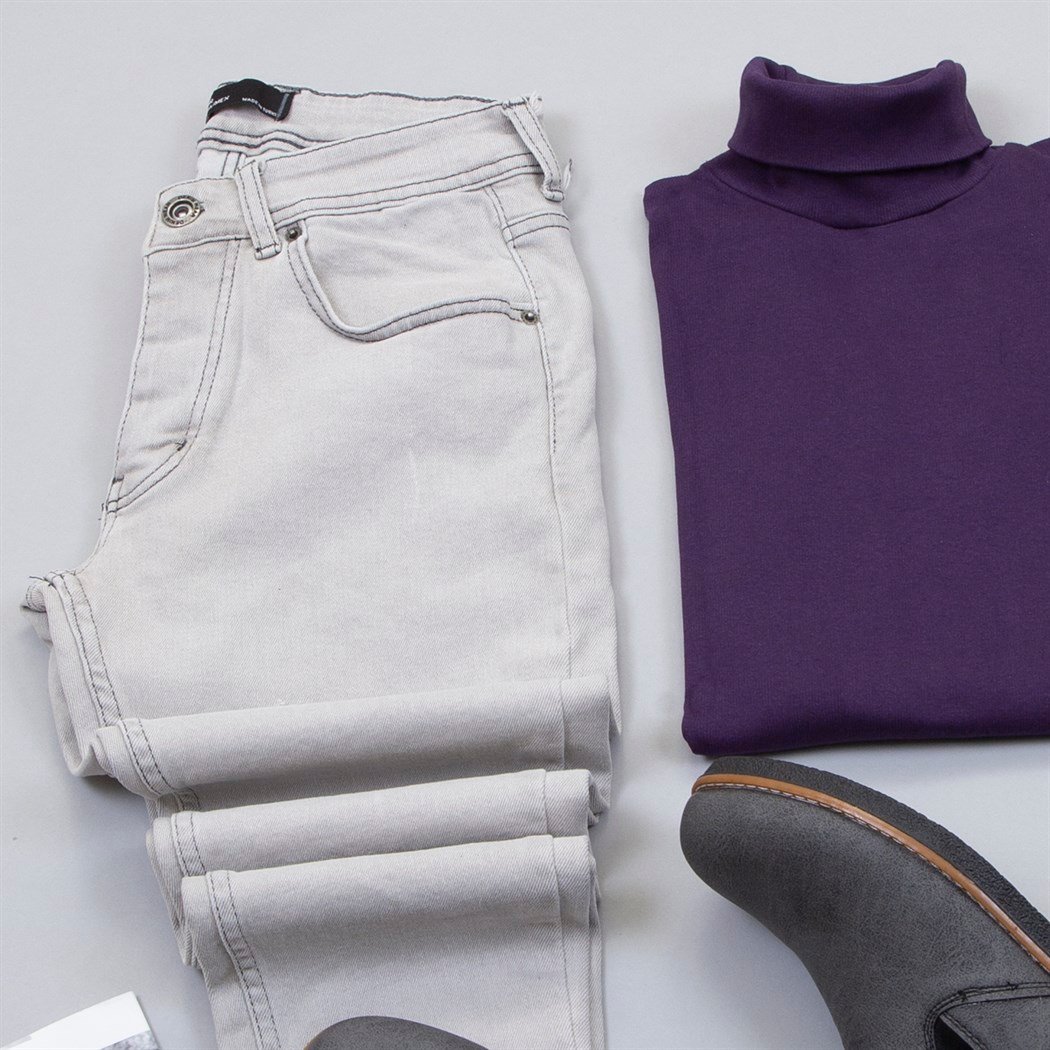 Pamuklu Gri Kot Gömlek Boğazlı Kazak Pantolon Bot Kombin