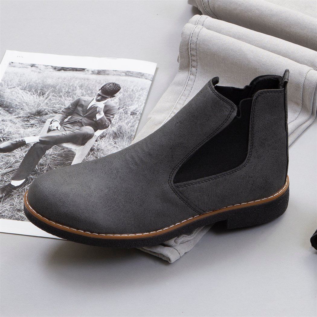 Pamuklu Gri Kot Gömlek Boğazlı Kazak Pantolon Bot Kombin