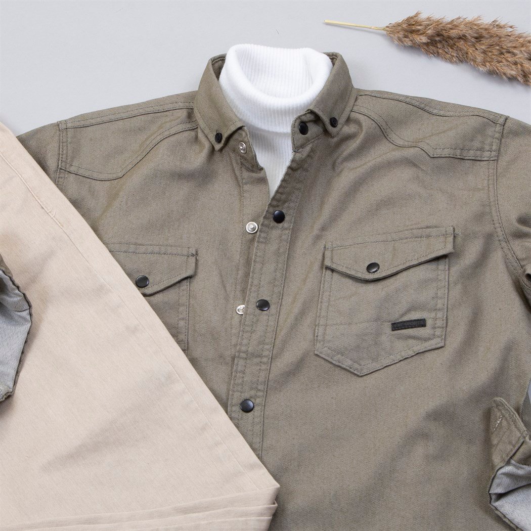 Pamuklu Haki Kot Gömlek Boğazlı Kazak Pantolon Ayakkabı Kombin