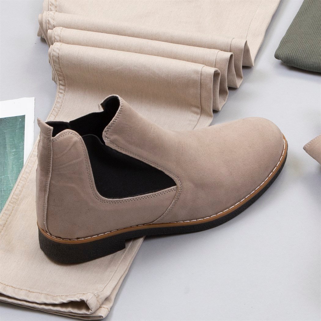 Pamuklu Haki Kot Gömlek Boğazlı Kazak Pantolon Bot Kombin