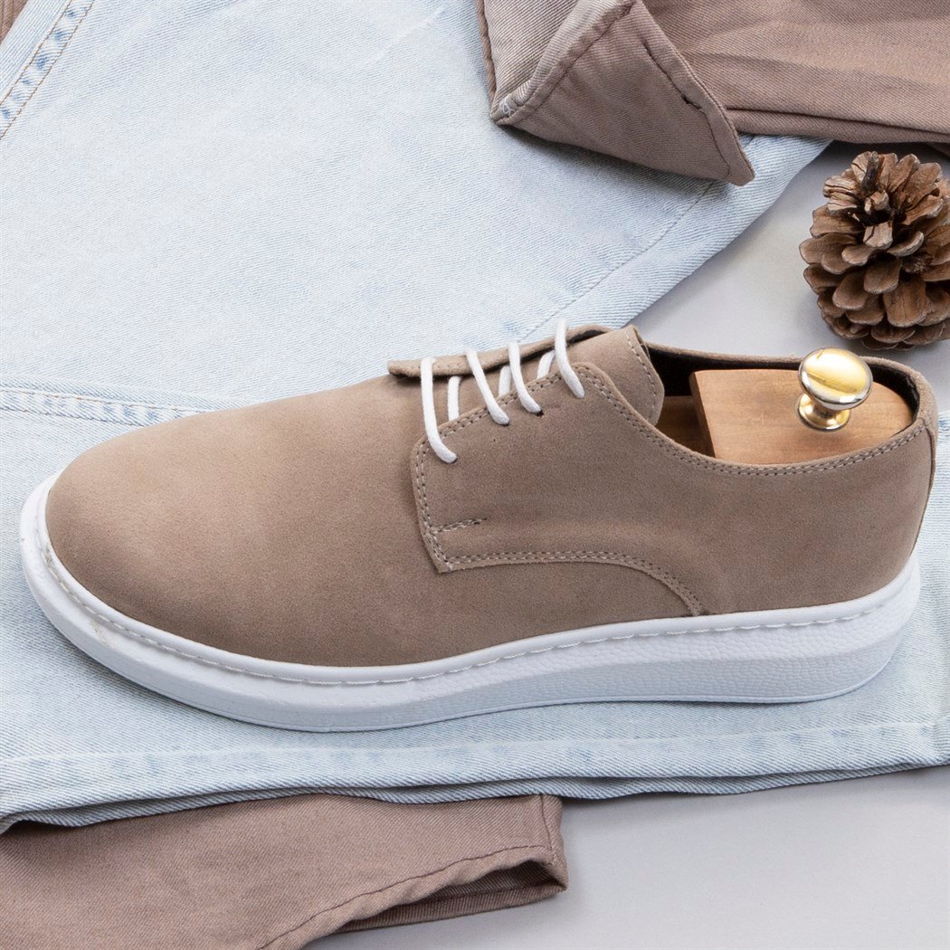 Pamuklu Sütlü Kahve Kot Gömlek Boğazlı Kazak Pantolon Ayakkabı Kombin