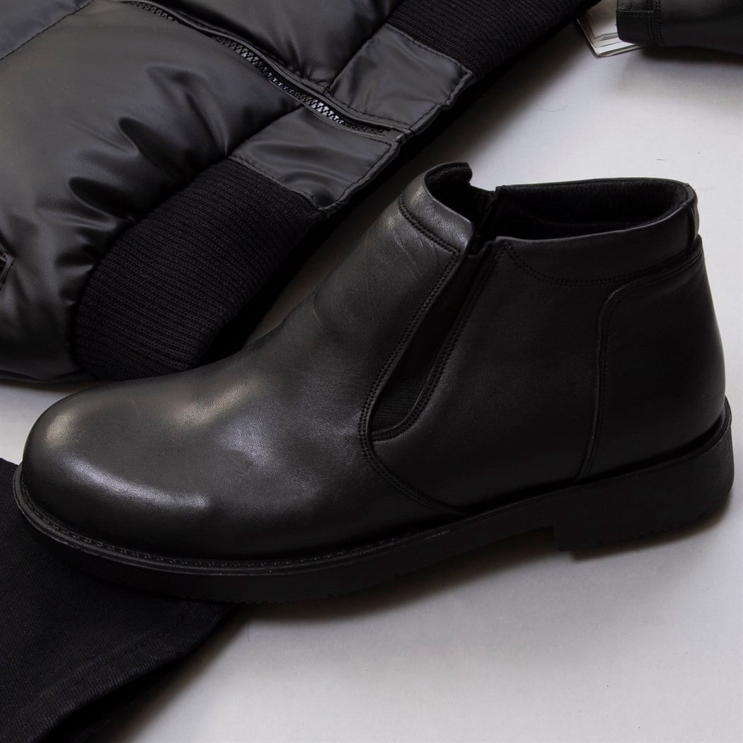 Parlak Siyah Deri Mont Kazak Pantolon Bot Kombin