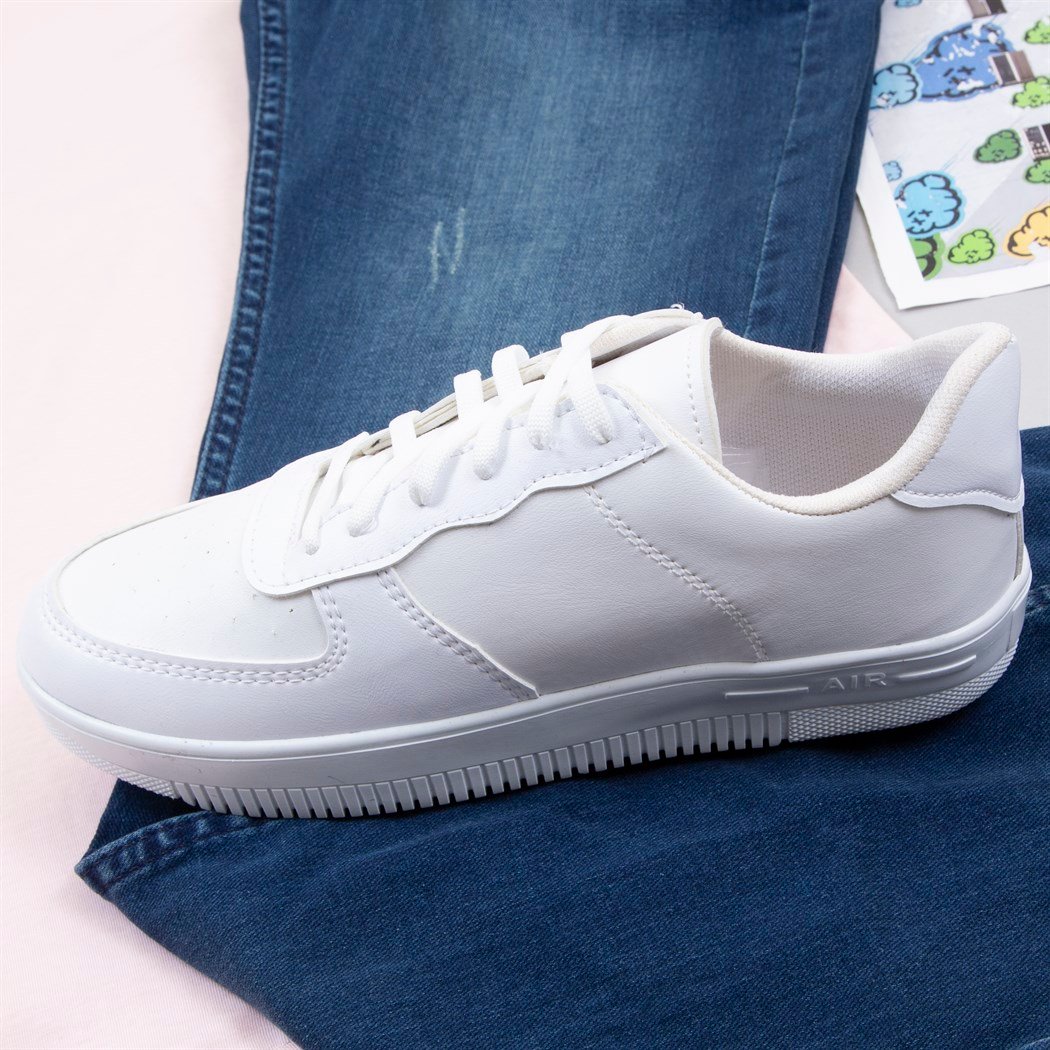 Pembe Tişört Pantolon Ayakkabı Kombin