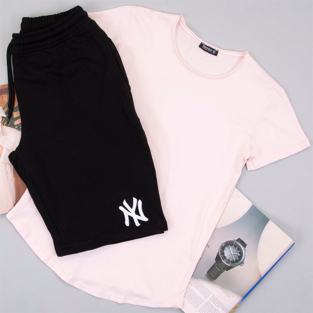 Pembe Tişört Siyah Penye Şort Kombin