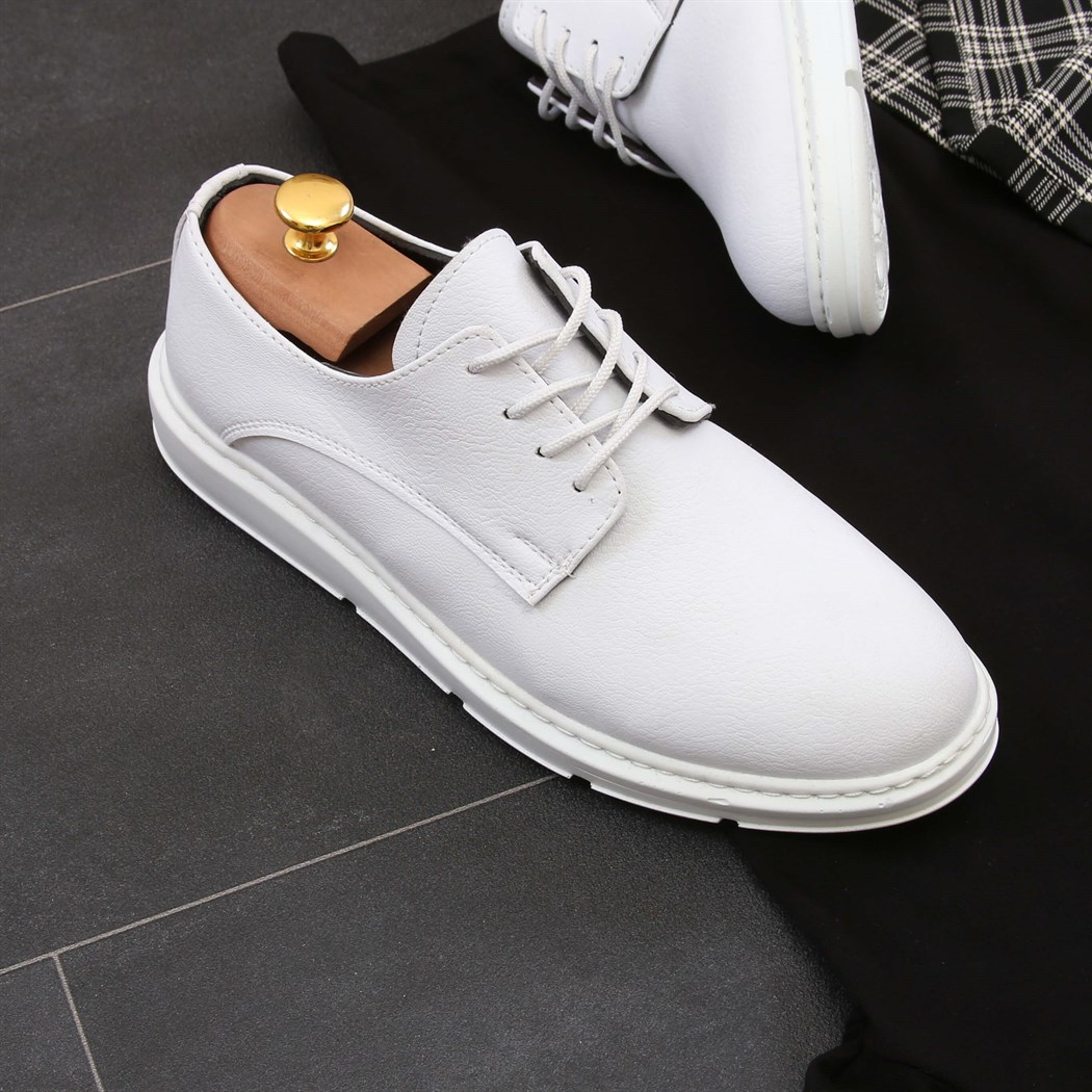 Polo Yaka T-Shirt Ekose Kumaş Pantolon Klasik Ayakkabı Kombini 