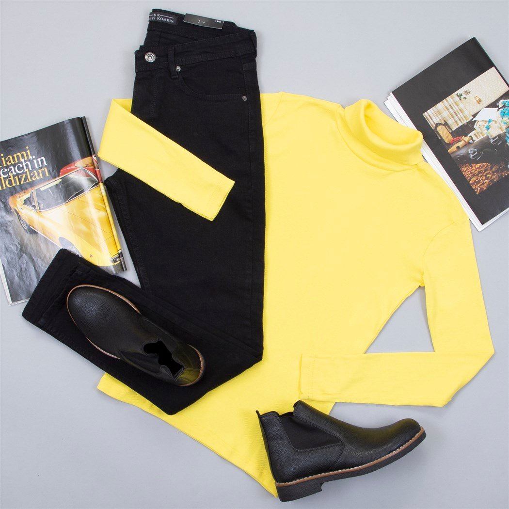 Sarı Boğazlı Kazak Pantolon Bot Kombin