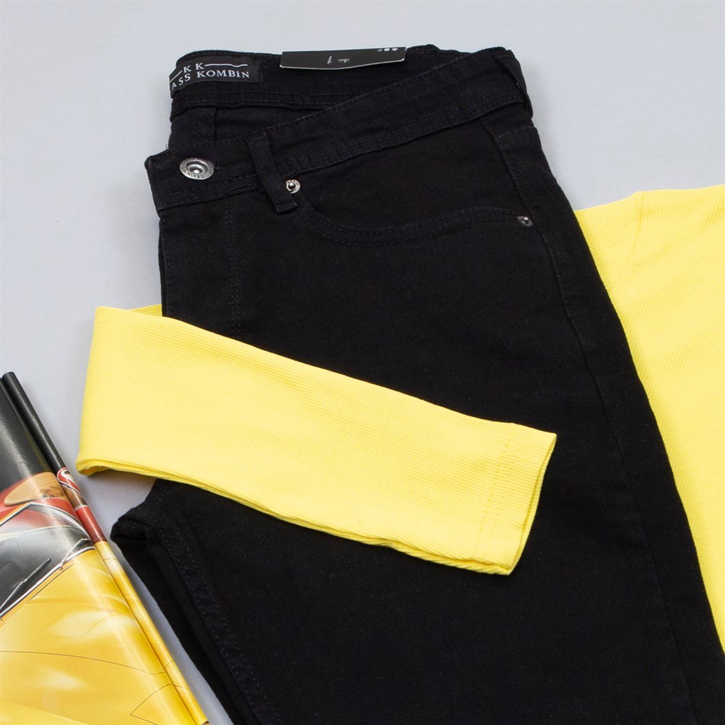 Sarı Boğazlı Kazak Pantolon Bot Kombin