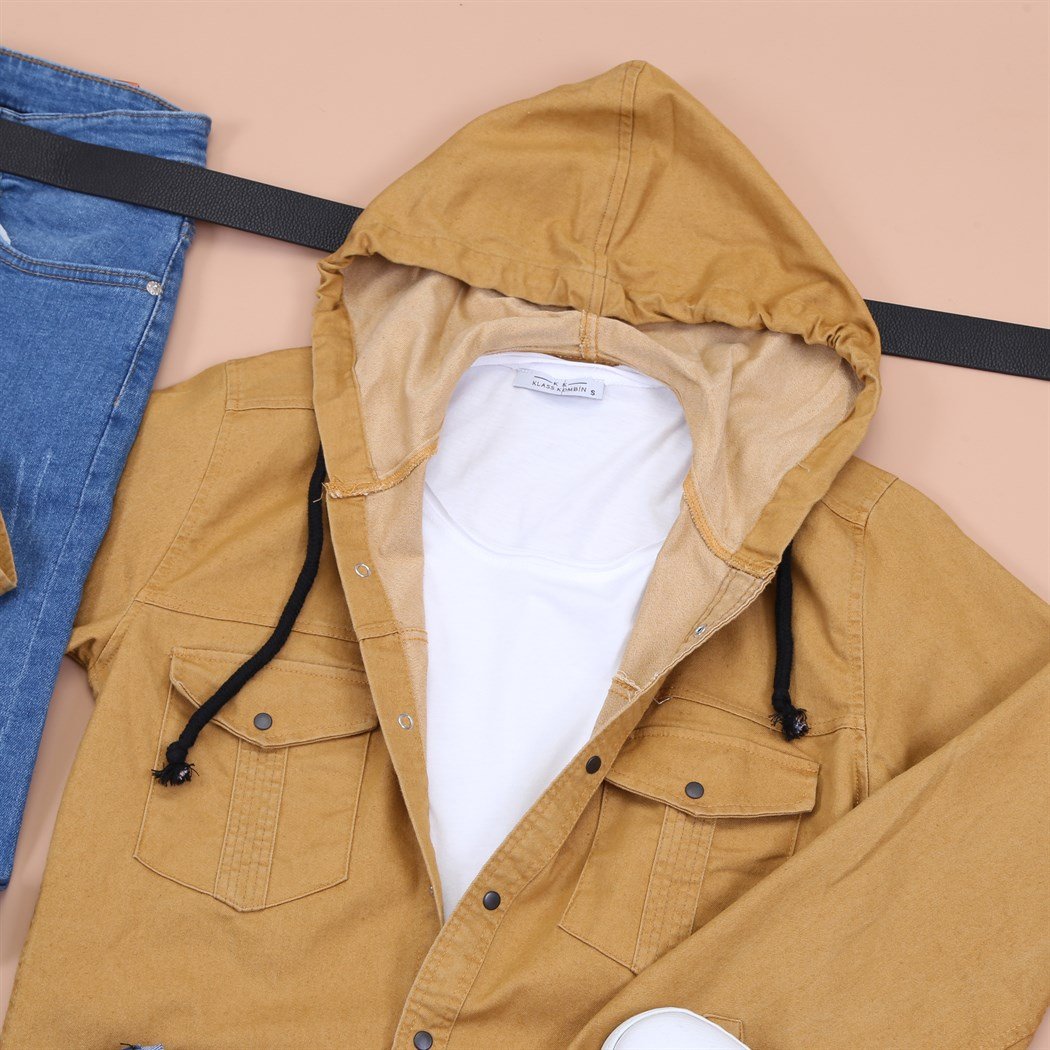 Sarı Kapsonlu Kot Gömlek Pantolon Ayakkabı Kombini