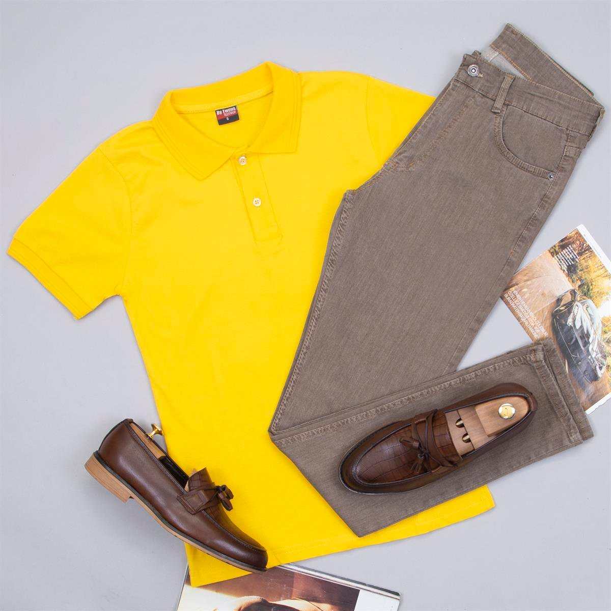 Sarı Polo Yaka Tişört Pantolon Ayakkabı Kombin